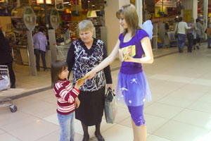 Distribution of leaflets in shopping centers